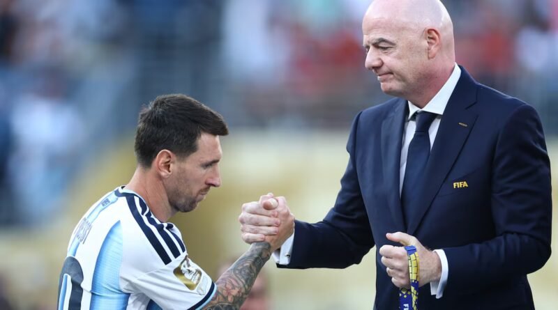 Sudamérica blinda su apoyo a Infantino y le pide 18 partidos para el Mundial 2030