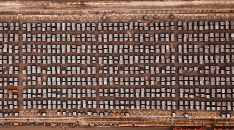 Trump anuncia aranceles del 50% para vehículos y acero de Canadá desde el 1 de enero de 2027