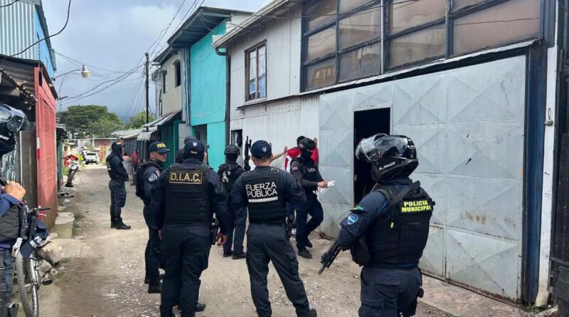 Un informe de inteligencia señala a más de 100 policías de Costa Rica por nexos con el narco