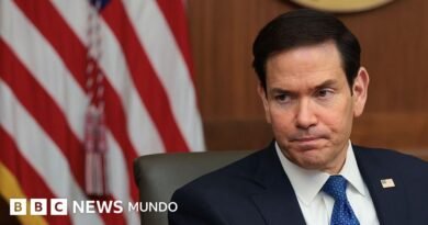 Una jueza anula la prohibición de visados de EE.UU. a ciudadanos de 75 países, entre ellos Colombia, Uruguay y Cuba - BBC News Mundo