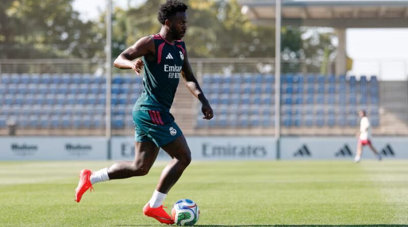 Vinicius renueva con el Real Madrid hasta 2032