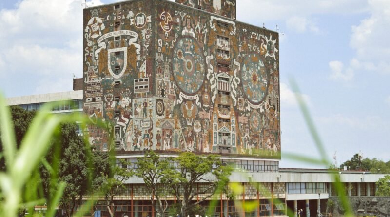 Volver a empezar: El costo de repetir el examen de la UNAM  - RR Noticias