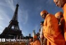 Abren una investigación después de que el personal femenino de la Torre Eiffel fuera sustituido por hombres durante una visita religiosa - BBC News Mundo