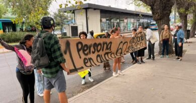 Activistas reclaman por uso de carril Qrobús para particulares - RR Noticias