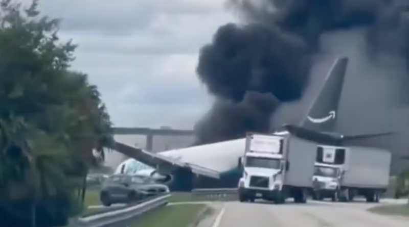 Al menos cinco muertos al salirse de la pista en el aeropuerto de Miami un avión de carga de Amazon