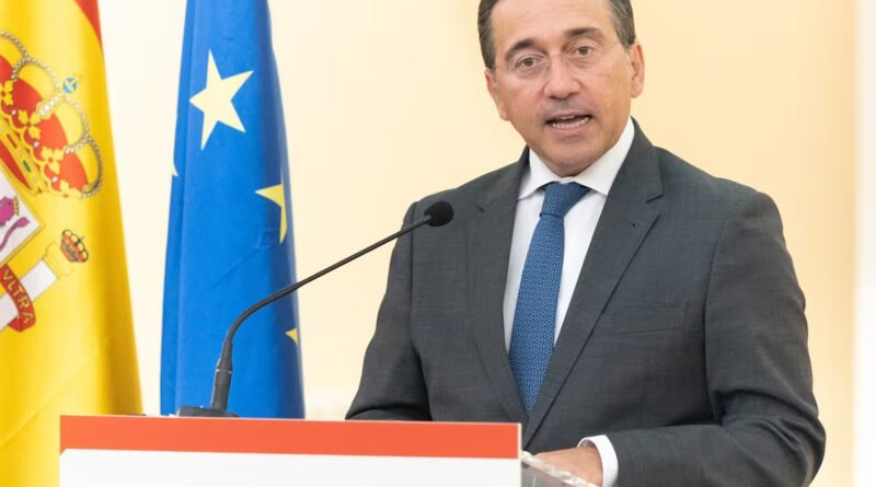 Albares explora la “europeización” de Ceuta y Melilla en un viaje a Bruselas