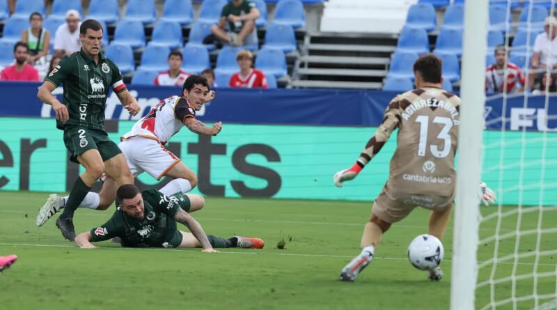 Camello y Ratiu convierten Butarque en Vallecas y dan la primera victoria del curso al Rayo