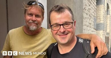 Caminé junto a Karl Bushby, el aventurero británico que lleva 28 años recorriendo el mundo a pie - BBC News Mundo
