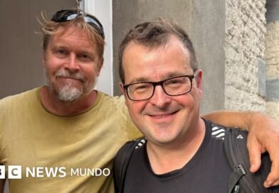Caminé junto a Karl Bushby, el aventurero británico que lleva 28 años recorriendo el mundo a pie - BBC News Mundo