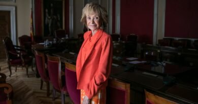 Carmen Calvo inicia el proceso para incapacitar a Fernández de la Vega y José Luis Manzanares como miembros del Consejo de Estado