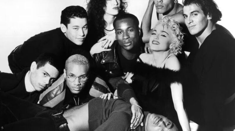 Demandas, berrinches y aquella cena con Almodóvar y Banderas: cuando ‘En la cama con Madonna’ inventó el ‘reality show’