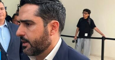Dorantes alerta por censura en Ley Anti Memes - RR Noticias