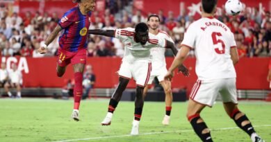 El Barça de Raphinha revienta a un enérgico Sevilla