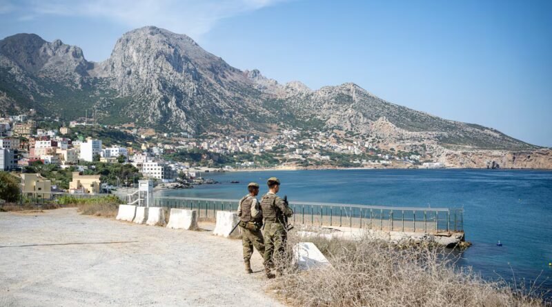 El PSOE estudia una reforma para salvar el “vacío legal” planteado por el Supremo para devolver a migrantes que entren a nado