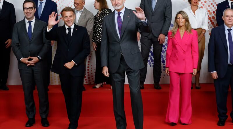 El Rey aprovecha la visita de Macron para insistir en impulsar las interconexiones energéticas con Francia