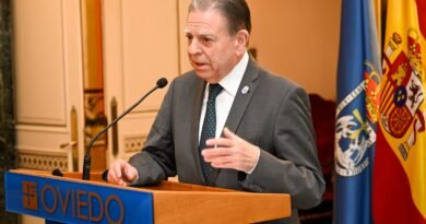El alcalde Oviedo rectifica y condena ahora la agresión a dos militantes de izquierda