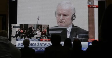 El general Mladić sí tiene quien le escriba