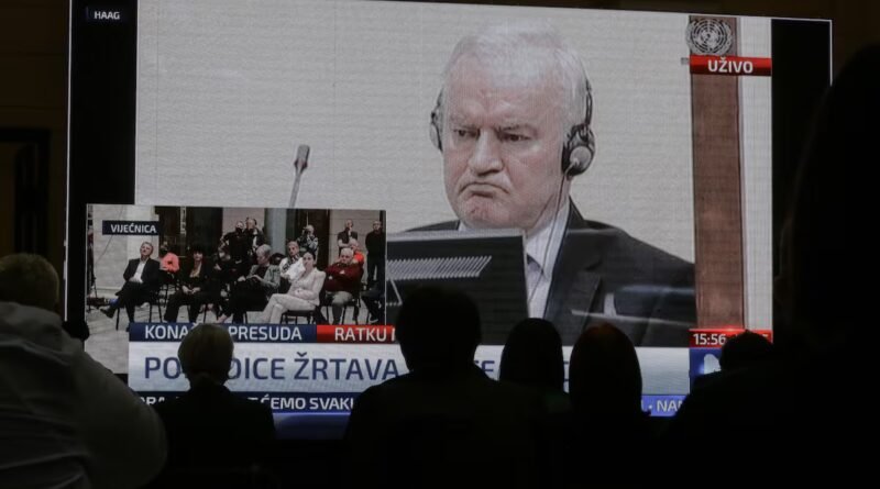 El general Mladić sí tiene quien le escriba