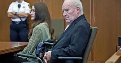 El juez amenaza con declarar nulo el juicio a Lindsay Clancy por matar a sus tres hijos por el bloqueo del jurado 