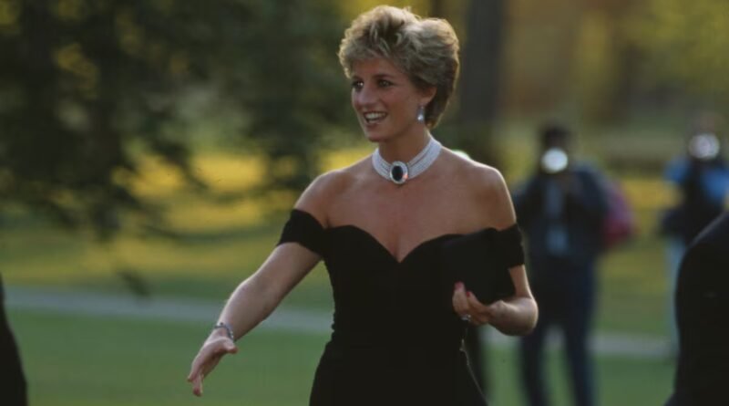 El mítico vestido de la venganza de la princesa Diana saldrá a subasta por primera vez en casi 30 años