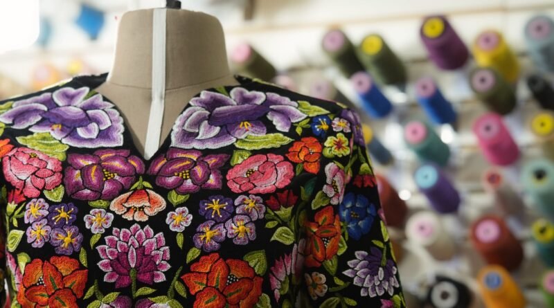 El vestido de Sheinbaum para el Grito rinde homenaje a las artesanas del Istmo de Tehuantepec - RR Noticias