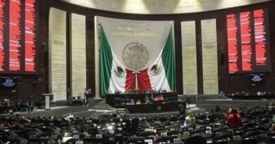 En fast track diputados de la 4T aprueban en Comisión de Economía la “Ley Antimemes”; PAN advierte que afecta libertad de expresión y acceso a internet En fast track diputados de la 4T aprueban en Comisión de Economía la “Ley Antimemes”; PAN advierte que afecta libertad de expresión y acceso a internet - RR Noticias