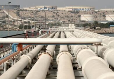 Estados Unidos bombardea tres petroleros iraníes, uno de ellos cerca de la estratégica isla de Jarg, en respuesta a ataques de Teherán
