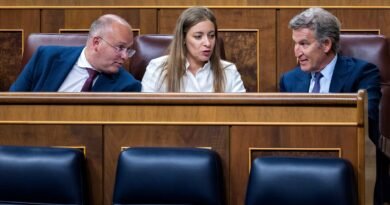 Feijóo se enroca con Vox y cierra la puerta a que ningún menor de Ceuta vaya a la Península