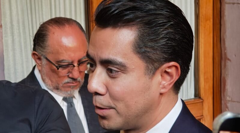 Felifer reconoce a Luis Nava tras separarse de su cargo - RR Noticias