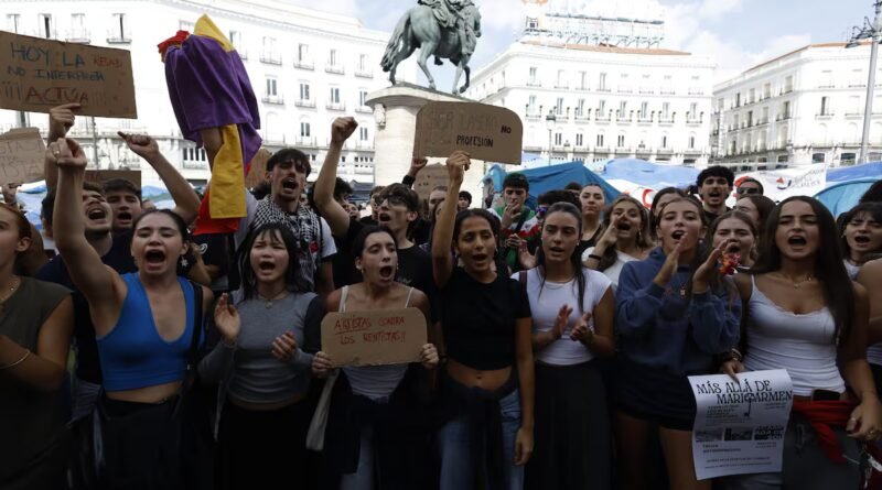 Grupos de ultraderecha se organizan en redes para asaltar Sol y desalojar a los activistas
