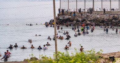 Intercambio de wasaps y una nota a la inteligencia marroquí: los tres avisos del CNI sobre Ceuta