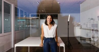 Irene Montero: “Las primarias tienen que remover la energía en la izquierda, como ‘Paquito el Chocolatero’ en una fiesta”