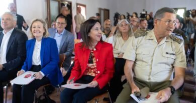 La Moncloa y Robles pactaron la posición oficial del CNI para intentar frenar las críticas al Gobierno por ignorar los avisos