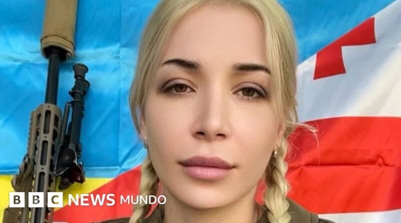 La red de propaganda prorrusa que explota la violencia sexual y utiliza a mujeres del ejército ucraniano como cebo  - BBC News Mundo