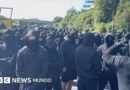 Las nuevas tácticas de intimidación de los grupos antiinmigrantes que preocupan a Reino Unido - BBC News Mundo