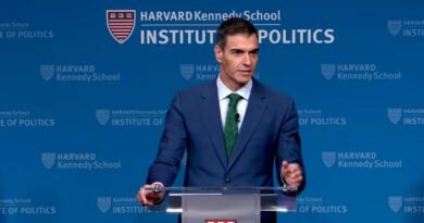 Las preguntas de los alumnos sobre corrupción, Pegasus, Ceuta y Venezuela cambian el guion de Sánchez en Harvard