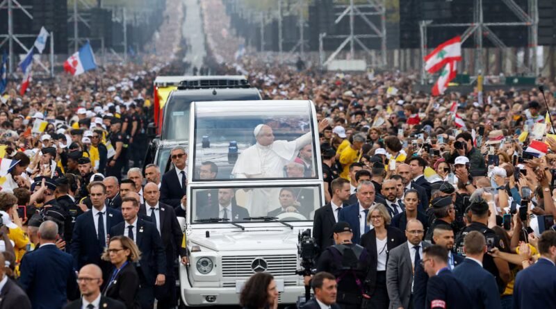 León XIV triunfa en París con una misa multitudinaria ante 800.000 personas