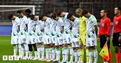 Los jugadores de Irlanda e Israel no se dan la mano en un encuentro cargado de tensión y polémica - BBC News Mundo
