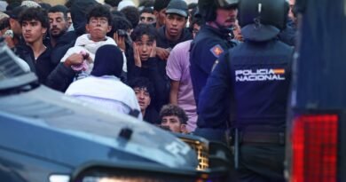 Los migrantes que se quedaron sin plaza en el Puerto de Ceuta: “Ha ganado la ley del más fuerte”