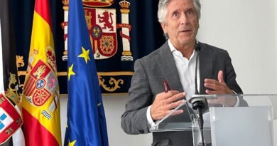 Marlaska anuncia refuerzos en la frontera de Ceuta y Melilla ante la amenaza de otra entrada durante las elecciones de Marruecos