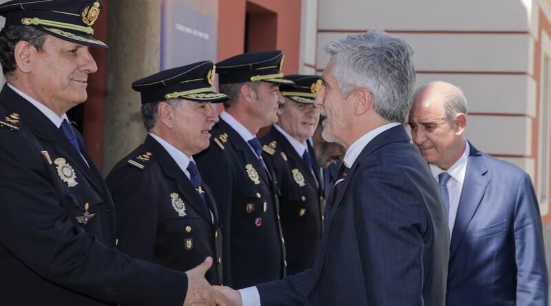 Marlaska exige al director de la Policía que aclare si el cuerpo tiene información de que Marruecos estuvo tras el asalto masivo a Ceuta
