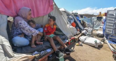 Miedo tras el incendio en el Tarajal: “No sé qué pasará esta noche, si volverá el fuego, si nos dispararán otra vez”