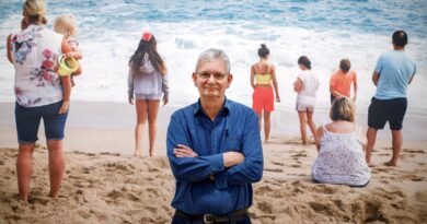 Polémico Martin Parr: ¿son sus fotos de la clase trabajadora en la playa arte o “una mirada salvaje y asqueada”?