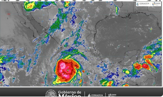 Polo se mantiene como huracán categoría 5 en la escala Saffir-Simpson, a 260 km al sur de Manzanillo, Colima - RR Noticias