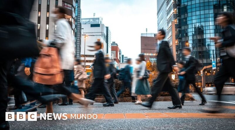 Por qué Japón tiene tan pocos cestos de basura y aun así mantiene sus calles limpias - BBC News Mundo