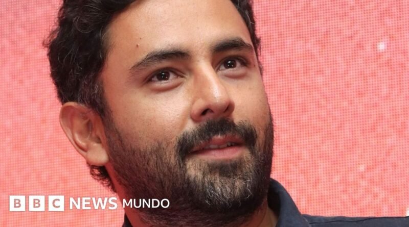 Qué se sabe del asesinato del músico de Camilo Séptimo, su pareja embarazada y su hija de 3 años que conmociona a México - BBC News Mundo