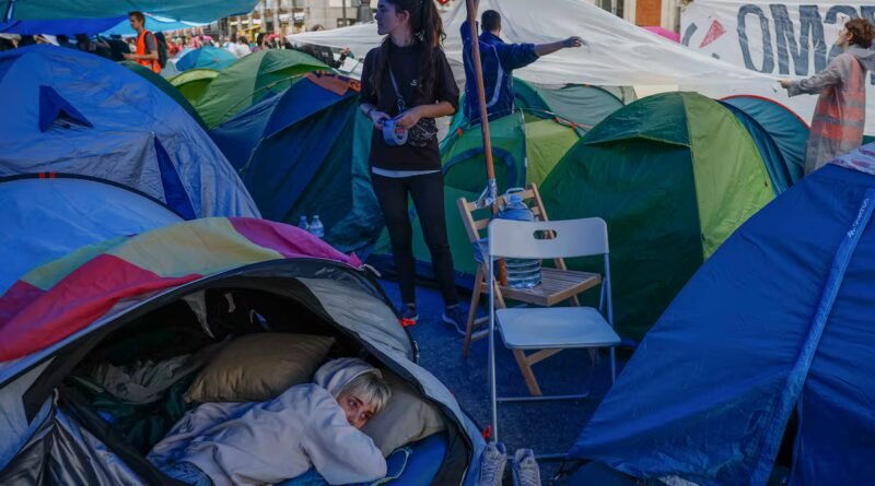 Radiografía de la acampada de Sol: así se organizó en una noche el campamento que ya reúne a miles