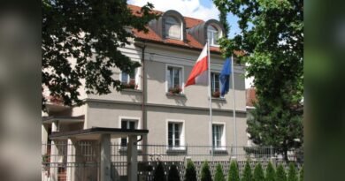 Reportan que funcionario de la embajada de Polonia en Eslovenia cayó desde un tercer piso; se encuentra en estado crítico - RR Noticias