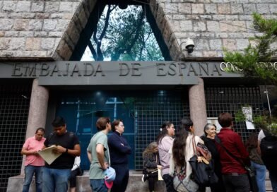 Representantes de los españoles en el extranjero expresan su “firme rechazo” a la paralización del derecho al voto de nacionalizados por la ‘ley de nietos’ 
