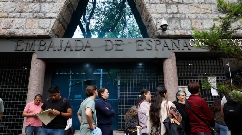 Representantes de los españoles en el extranjero expresan su “firme rechazo” a la paralización del derecho al voto de nacionalizados por la ‘ley de nietos’ 